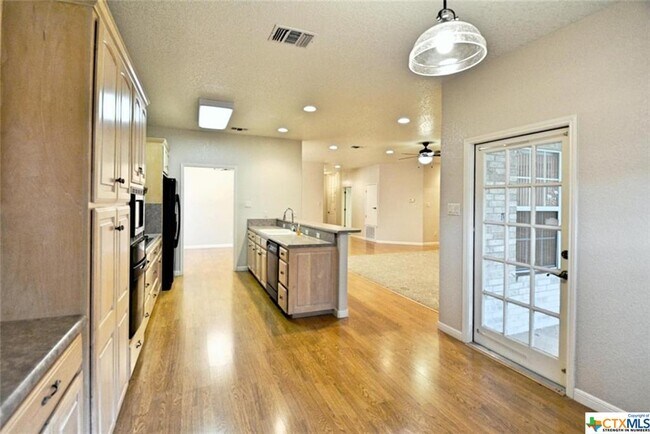 Building Photo - 2725 Diamond Trail