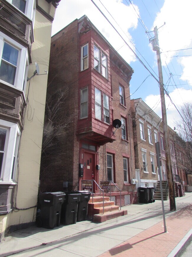 Primary Photo - 335 Congress St