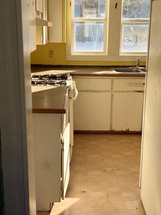 Building Photo - 431 22nd St N