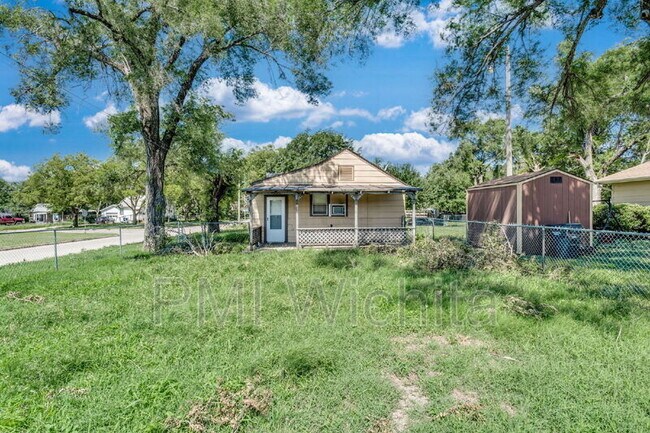 Building Photo - 2156 Santa Fe S