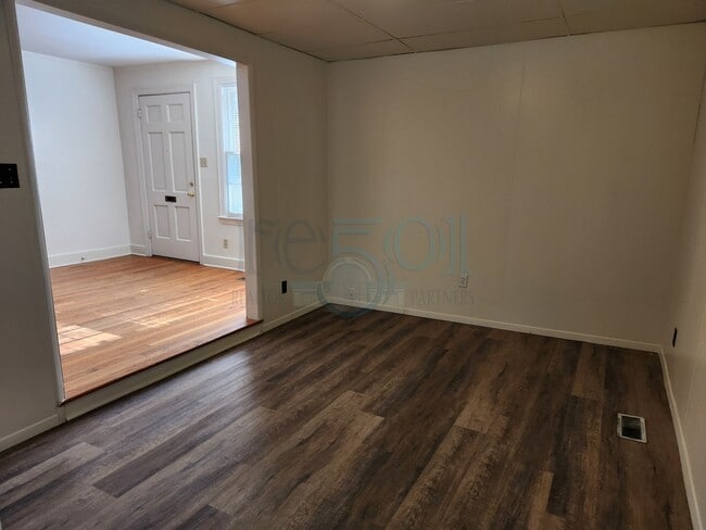 Building Photo - Great 3 Bedroom 1 Bathroom in Forest Heigh...