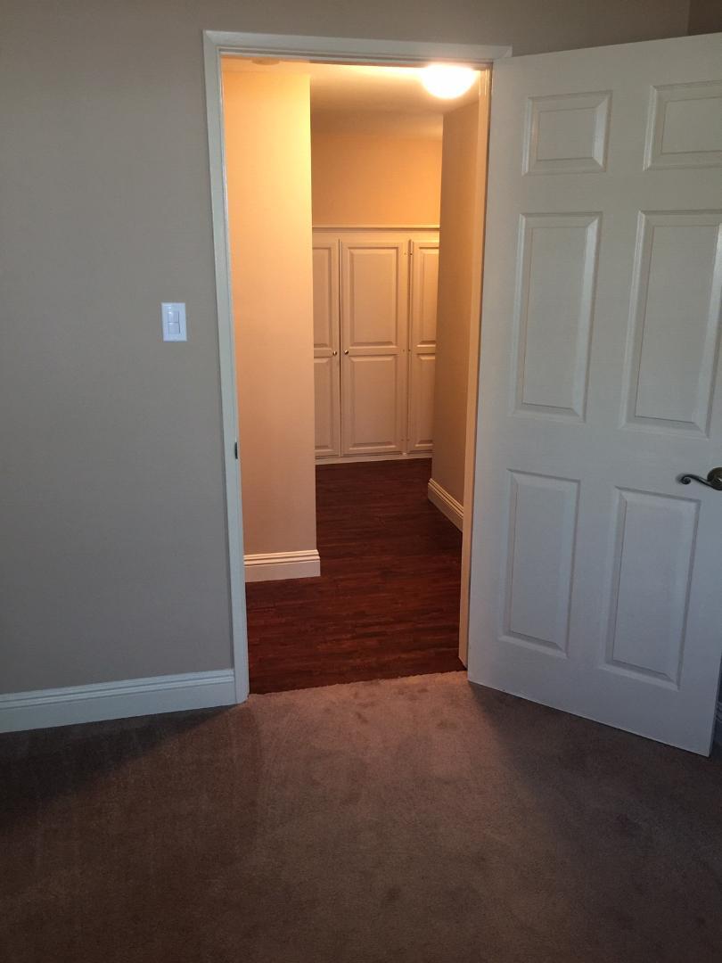 Building Photo - 2000 Karen St