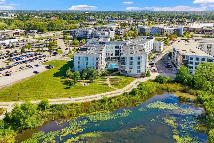 Building Photo - Emerald Row Apartments