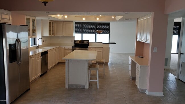 Building Photo - 3000 N Atlantic Ave