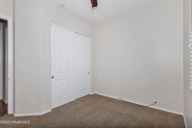 Building Photo - 800 N Morales St