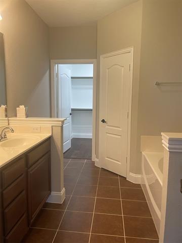 Building Photo - 811 Blue Quail Dr