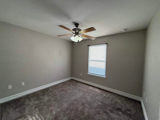 Building Photo - 37 Cochise St