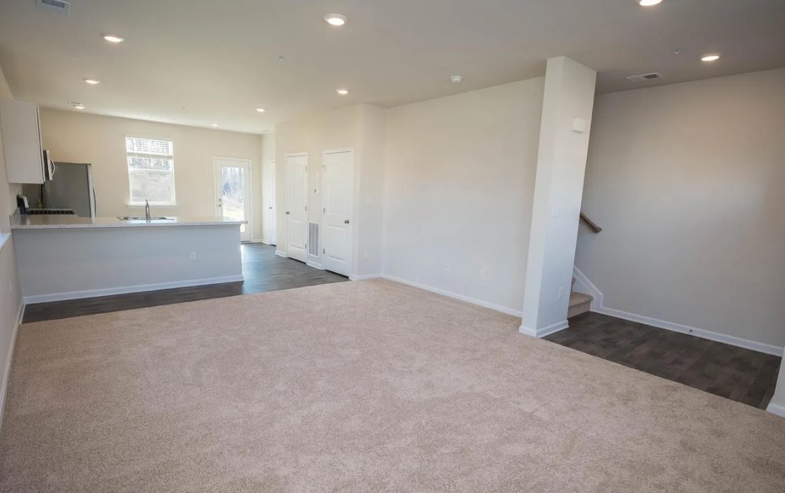 Building Photo - 371 Wheatfield Dr