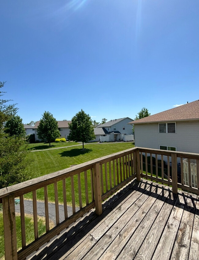 Building Photo - 2319 Aster Dr