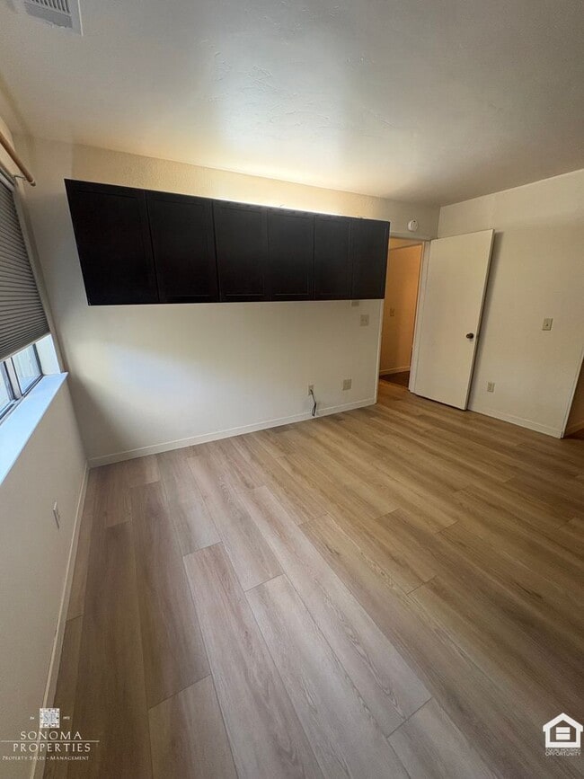 Building Photo - 429 Bernice Ln