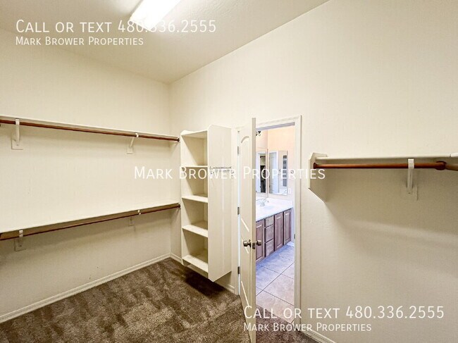 Building Photo - 1400 W Flamingo Dr