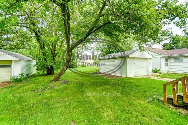 Building Photo - 833 Turner Ave