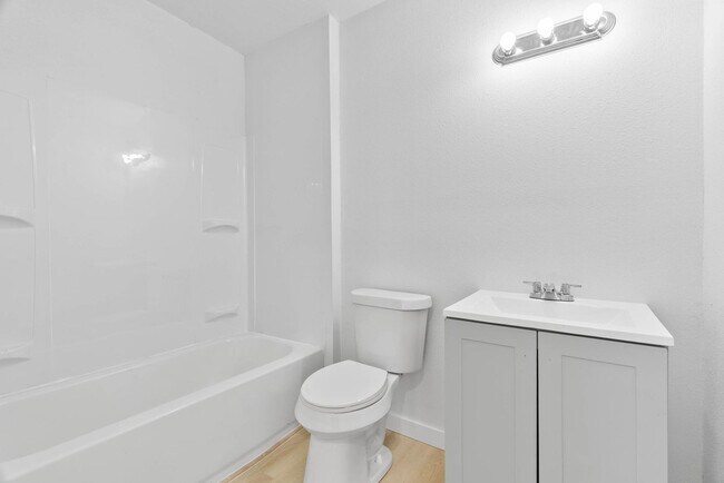 Building Photo - TWO BEDROOM ONE BATH WATER AND ELECTRICITY INCLUDED