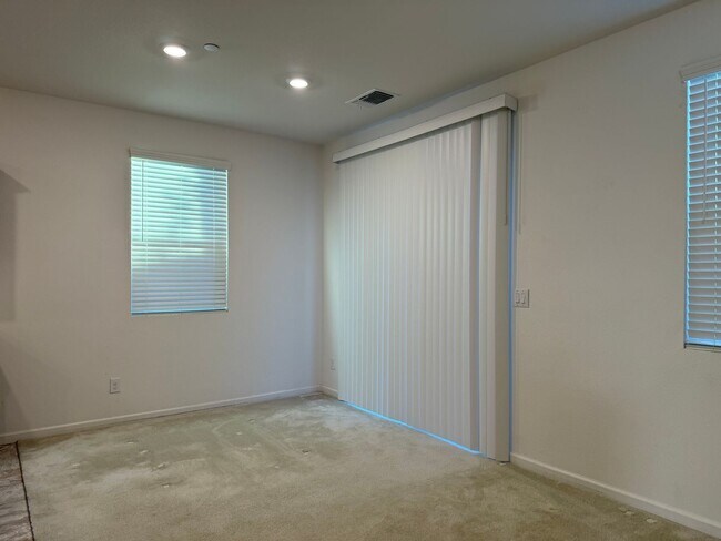 Building Photo - Beautiful Natomas 3 Bed / 2 Bath!