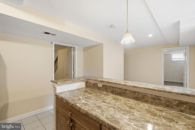 Building Photo - 10205 Balsamwood Dr