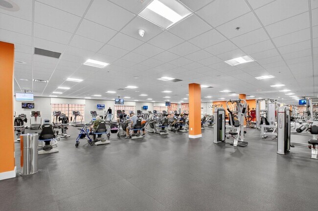 Building Photo - 177 Fanshaw E