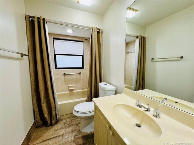 Building Photo - 2561 SW Egret Pond Cir