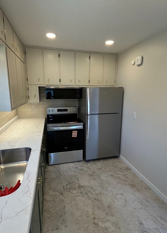 Building Photo - 1810 Logan St