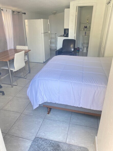 Building Photo - 7121 Taft St