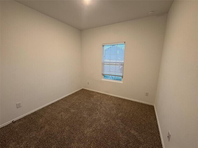 Building Photo - 502 Thunderstorm Ave