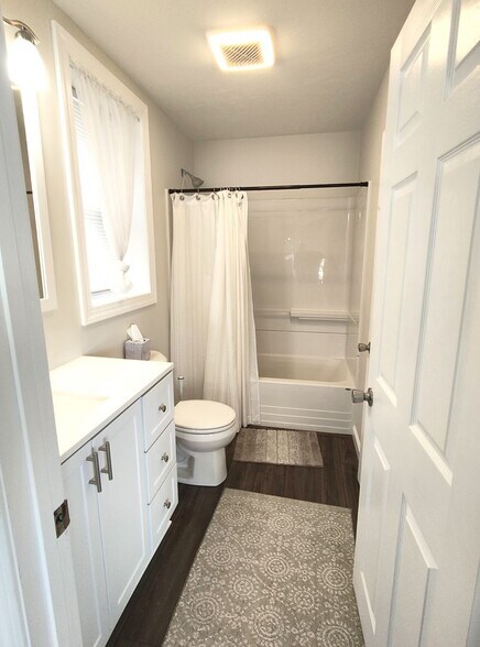 Building Photo - 24 Logan St