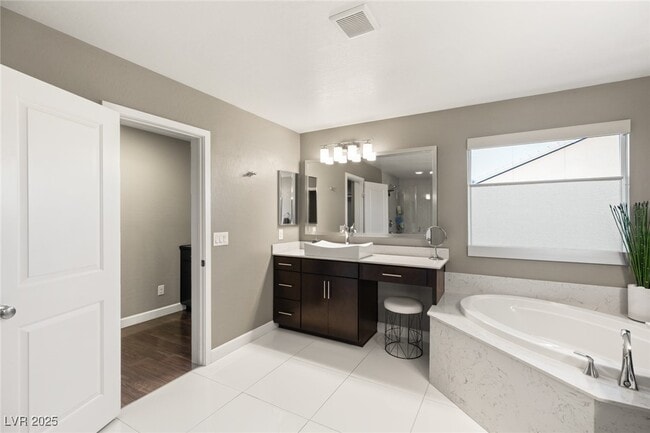 Building Photo - 338 Azar Swan Ave