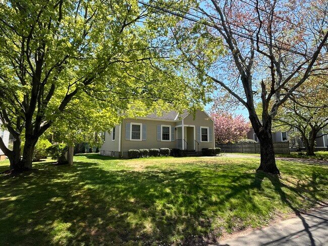Building Photo - 427 Westford Dr