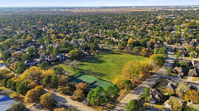 Building Photo - 14602 Cobre Valley Dr