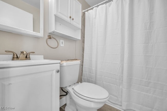 Building Photo - 1457 W 114th St