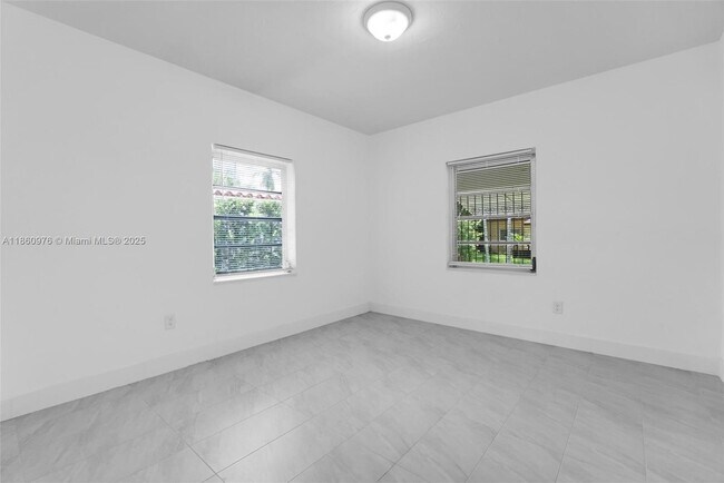 Building Photo - 1107 El Rado St