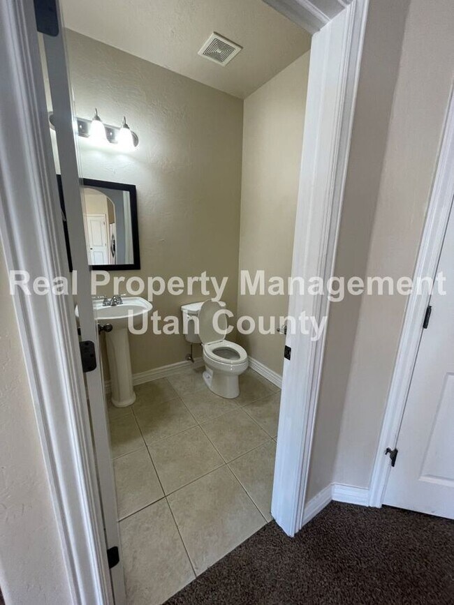 Building Photo - 2861 Fox Hunters Loop