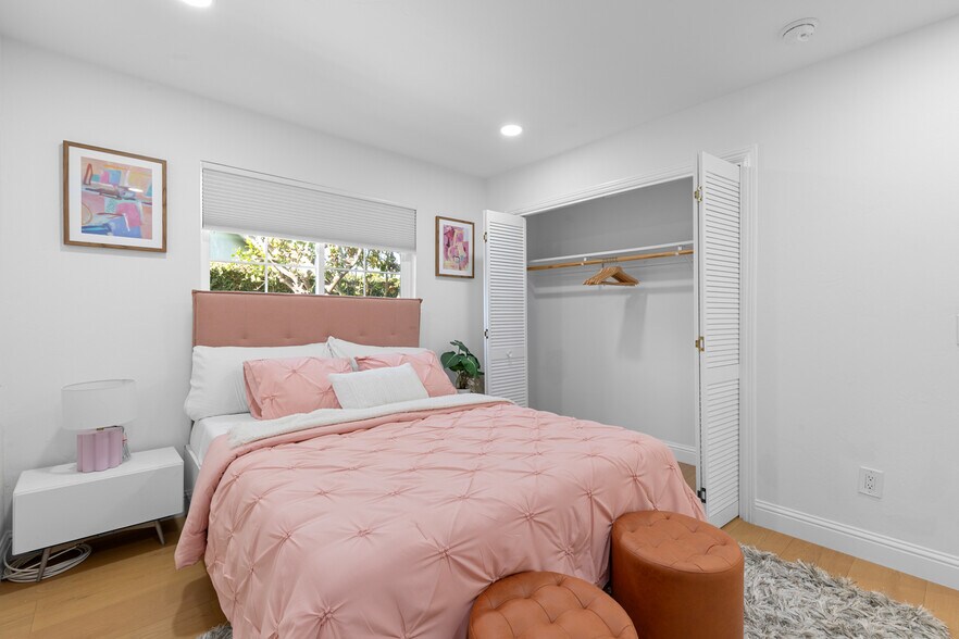 Building Photo - 17131 Autumn Cir