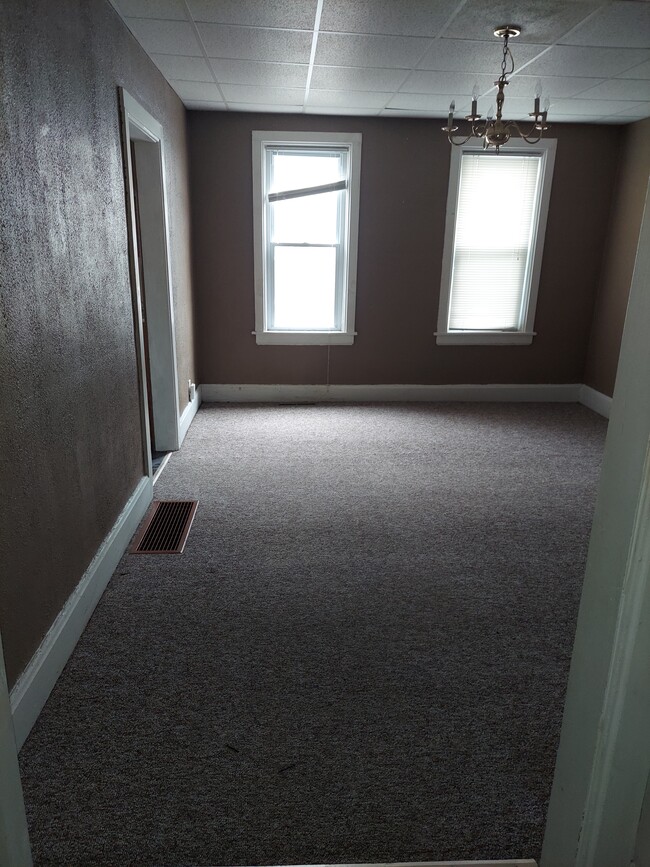 Building Photo - 718 W Jackson St