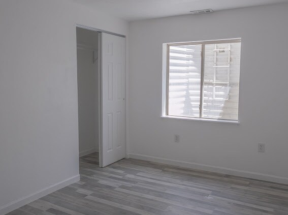 Building Photo - 1532 N Venetian Way