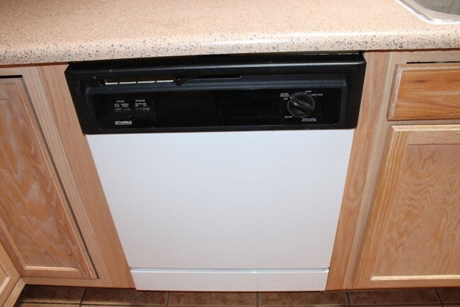 Building Photo - 3 Bedroom, 2 Bath Home for Rent