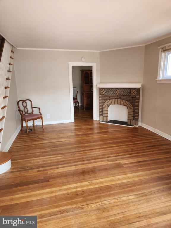 Building Photo - 810 Rundale Ave