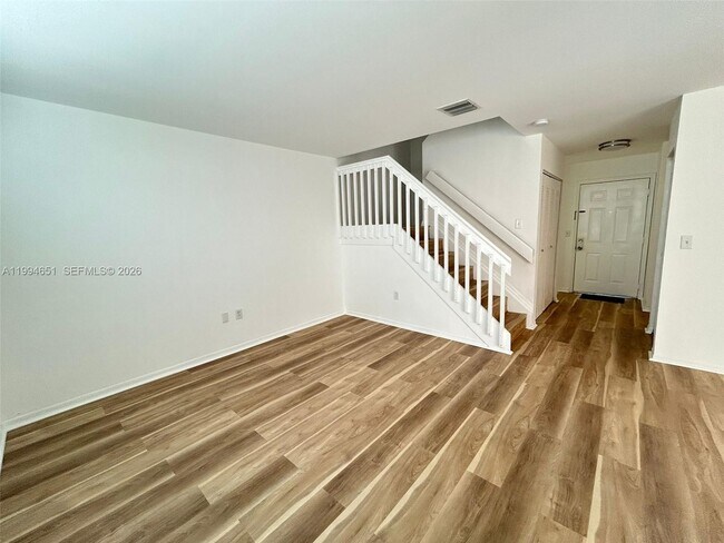 Building Photo - 6255 SW Kendale Lakes Cir