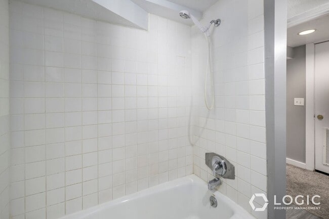 Building Photo - Incredible Basement Unit in Harrison UT