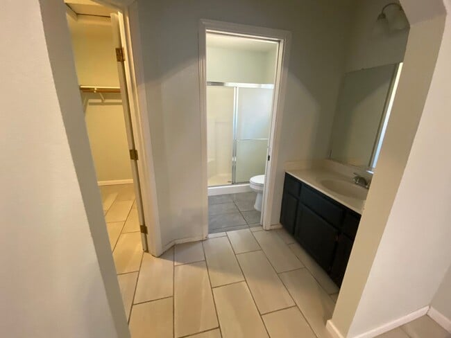 Building Photo - Cozy Home for rent in Hanford