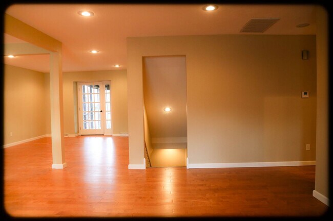 Building Photo - Pottery Barn-Style Home with Walkout Basem...