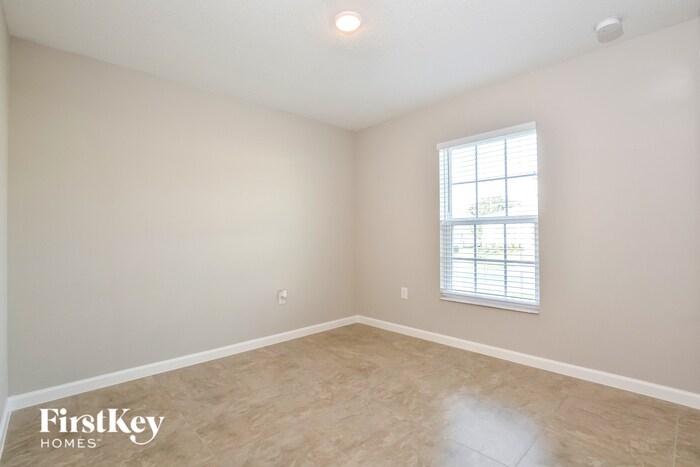 Building Photo - 610 Lindbergh Wy