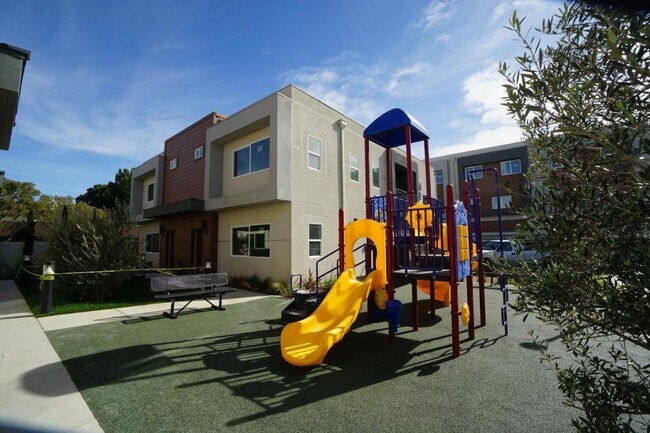 Building Photo - 34 Newtrust Way, Stanton, CA 90680