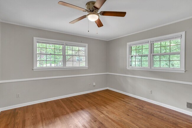 Building Photo - Prestigious Dunwoody Georgia