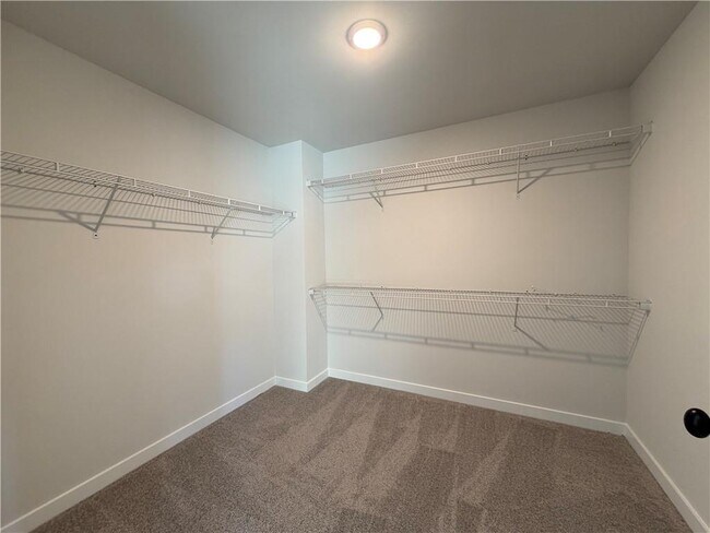 Building Photo - 106 Charlie Wy