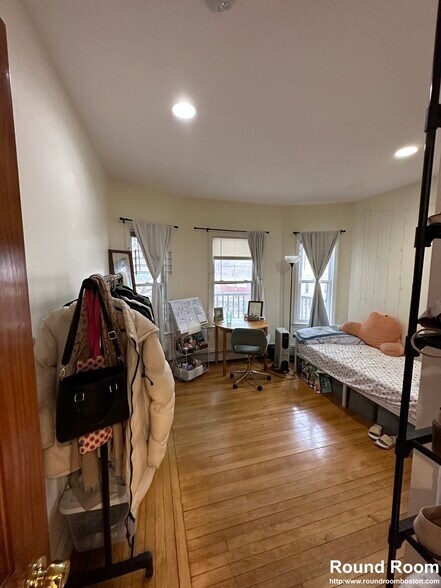 Building Photo - 80 Allston St