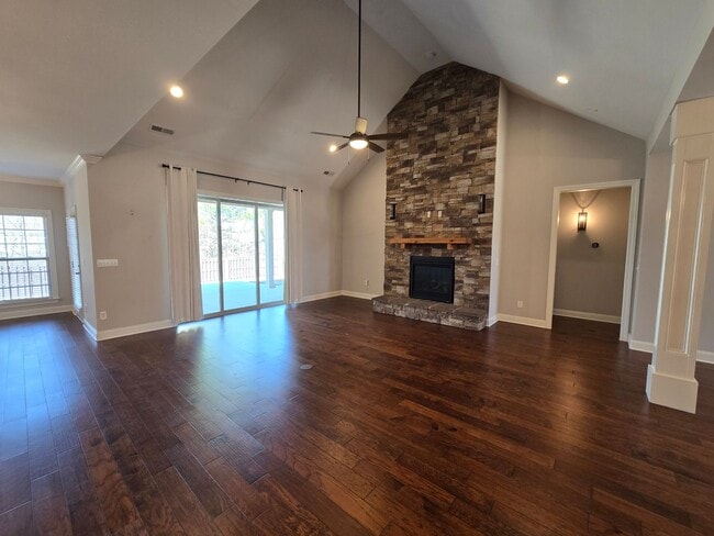 Building Photo - Gorgeous 3 Bedroom, 3 Bath Home Built in 2021- Madison, Alabama