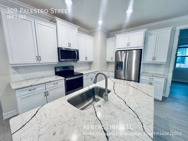 Building Photo - 309 Palestro St