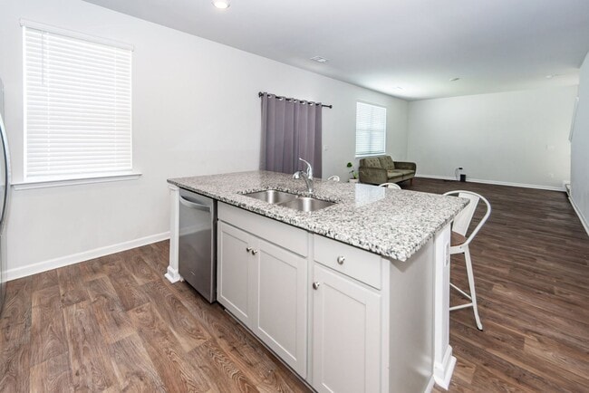 Building Photo - 4 Bedroom, 2.5 Bathroom Home in Carolina Groves - Moncks Corner