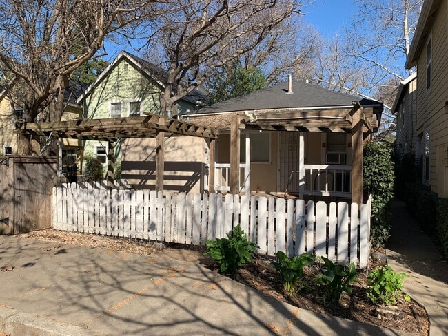Building Photo - Charming 3-Bedroom Home for Rent - Please review the property available date as it may be availab...