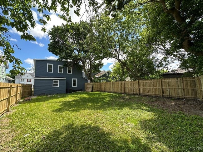 Building Photo - 128 Caroline Ave